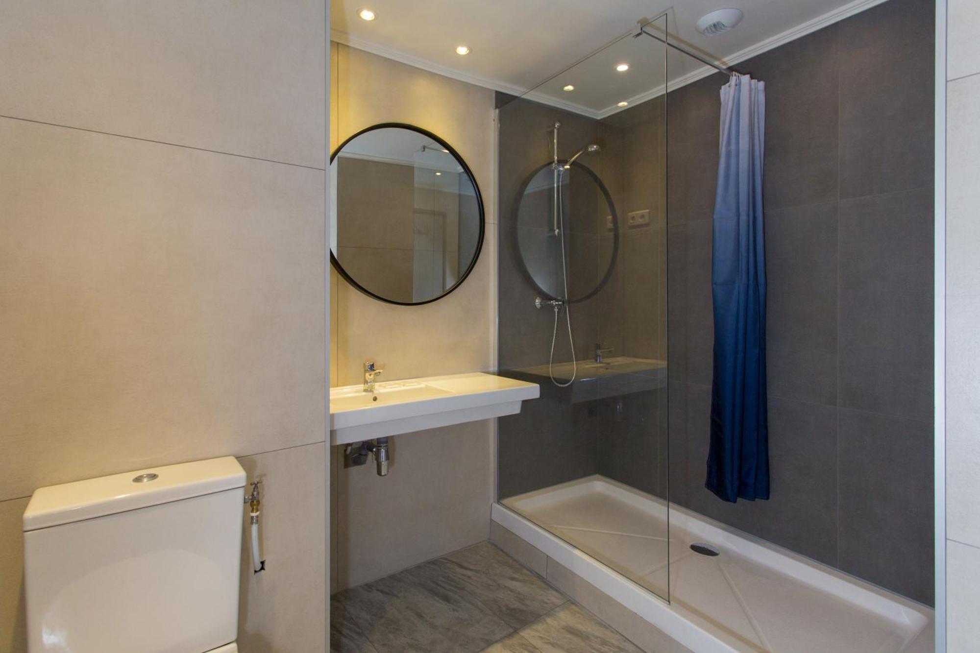 Villa Saint Exupery Beach Hostel Nice Bagian luar foto