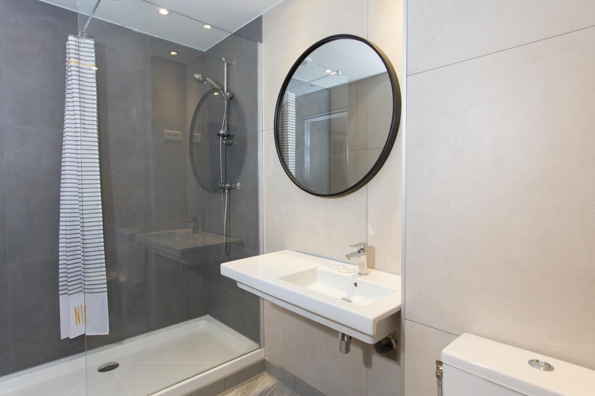 Villa Saint Exupery Beach Hostel Nice Bagian luar foto