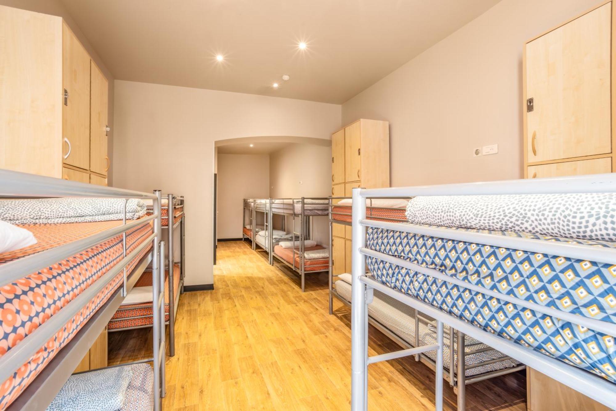 Villa Saint Exupery Beach Hostel Nice Bagian luar foto