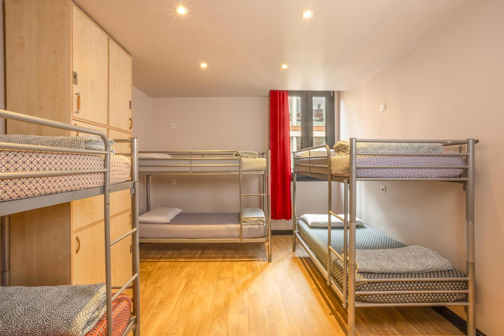 Villa Saint Exupery Beach Hostel Nice Bagian luar foto