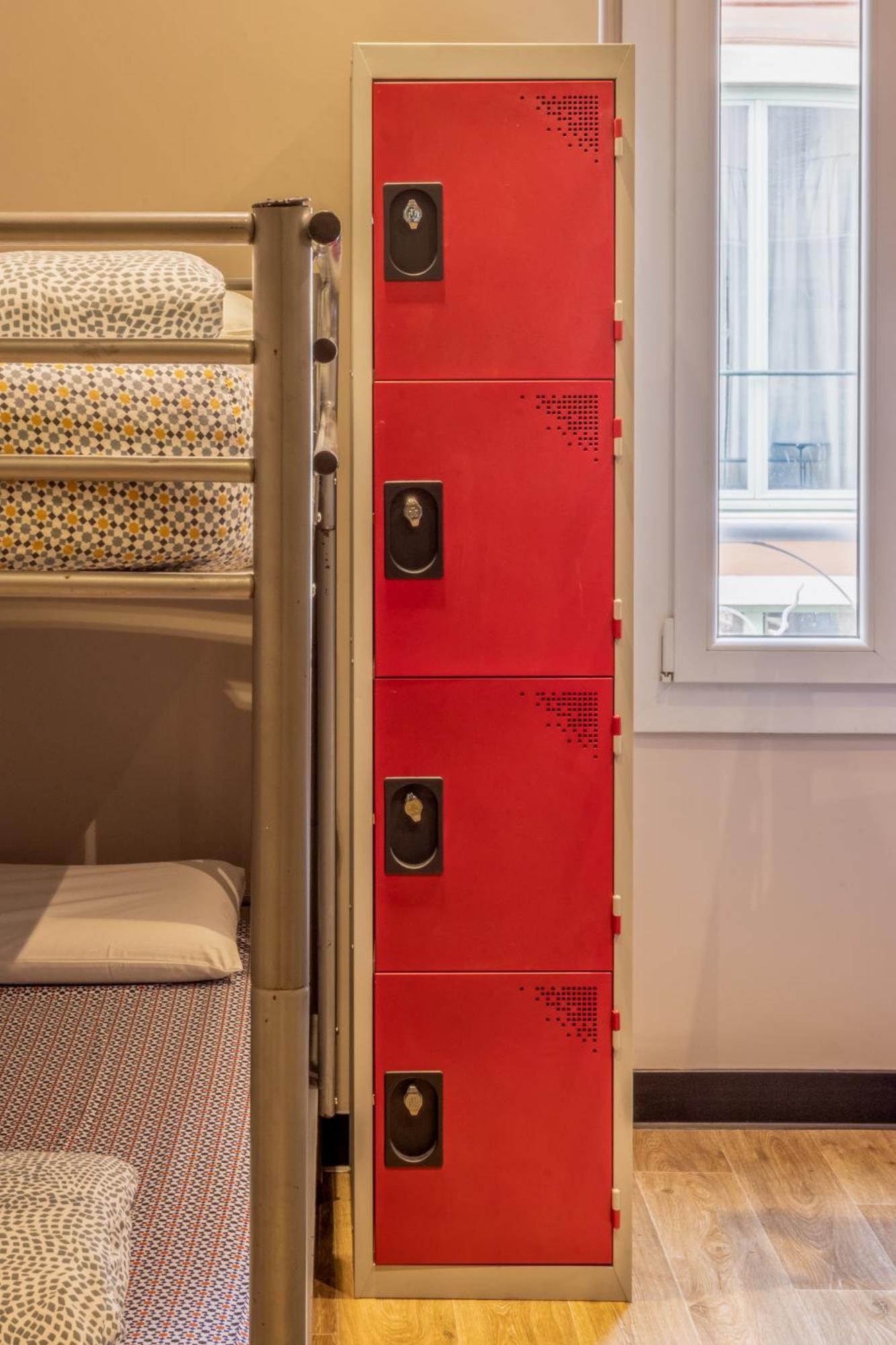 Villa Saint Exupery Beach Hostel Nice Bagian luar foto