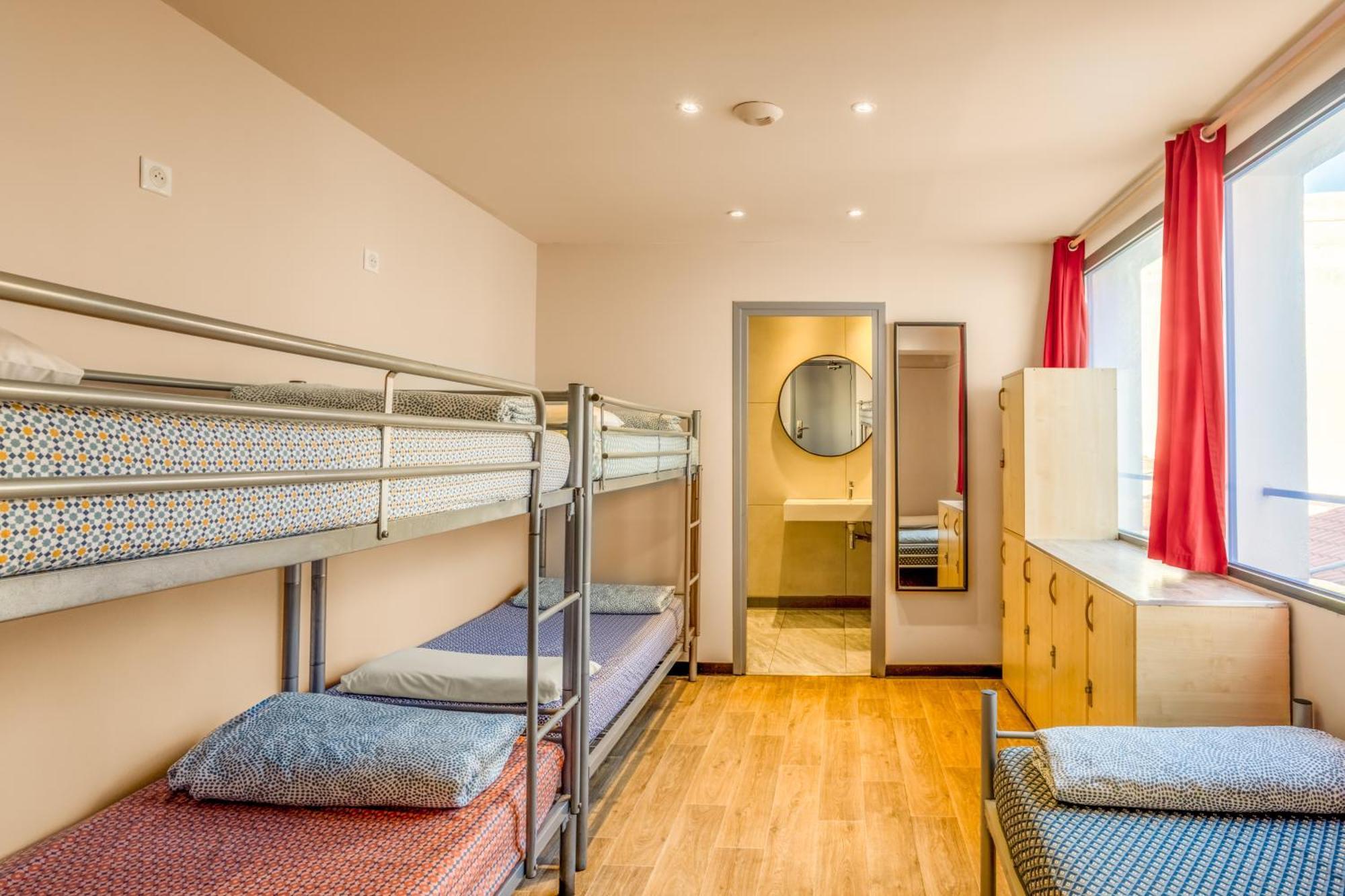 Villa Saint Exupery Beach Hostel Nice Bagian luar foto