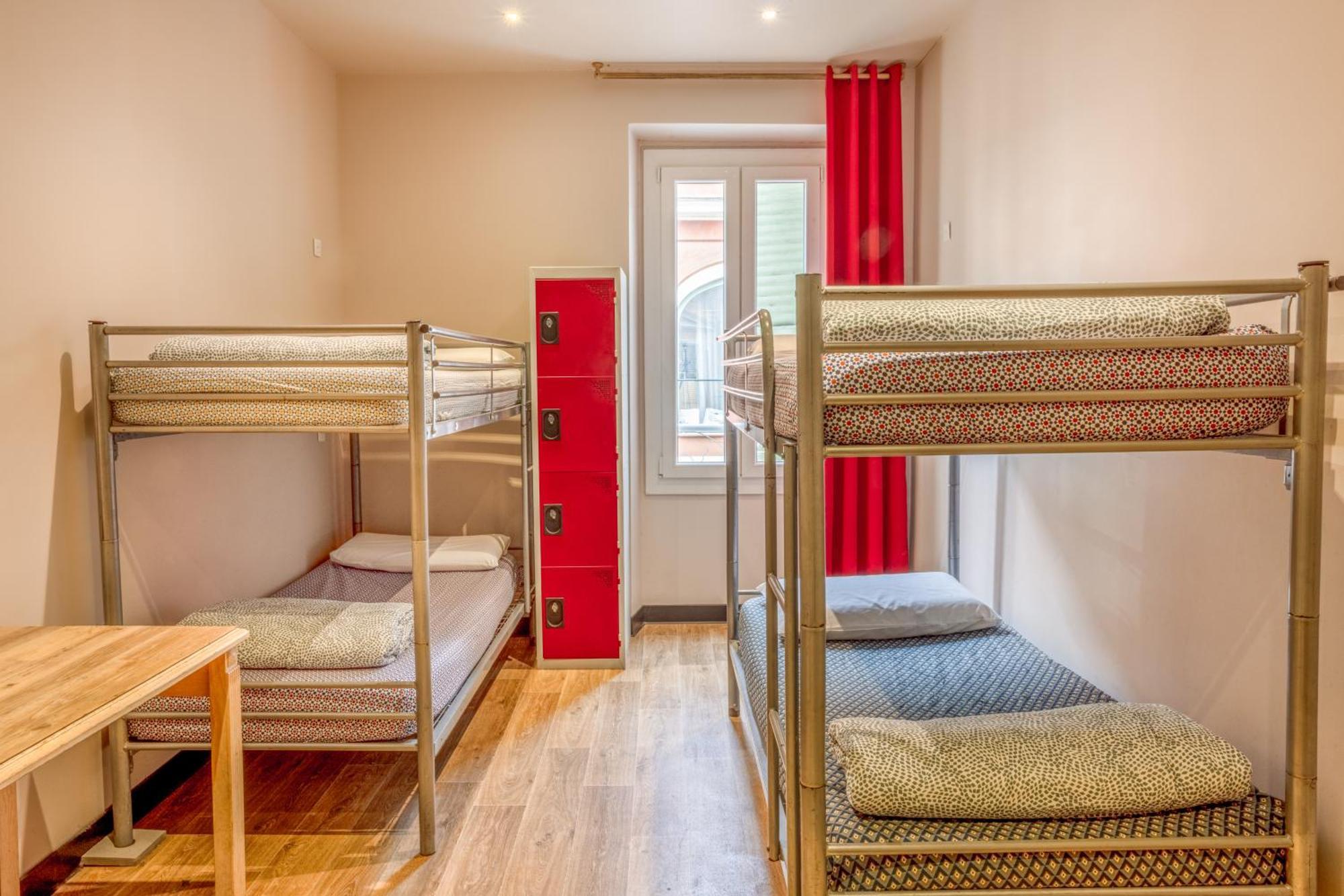 Villa Saint Exupery Beach Hostel Nice Bagian luar foto