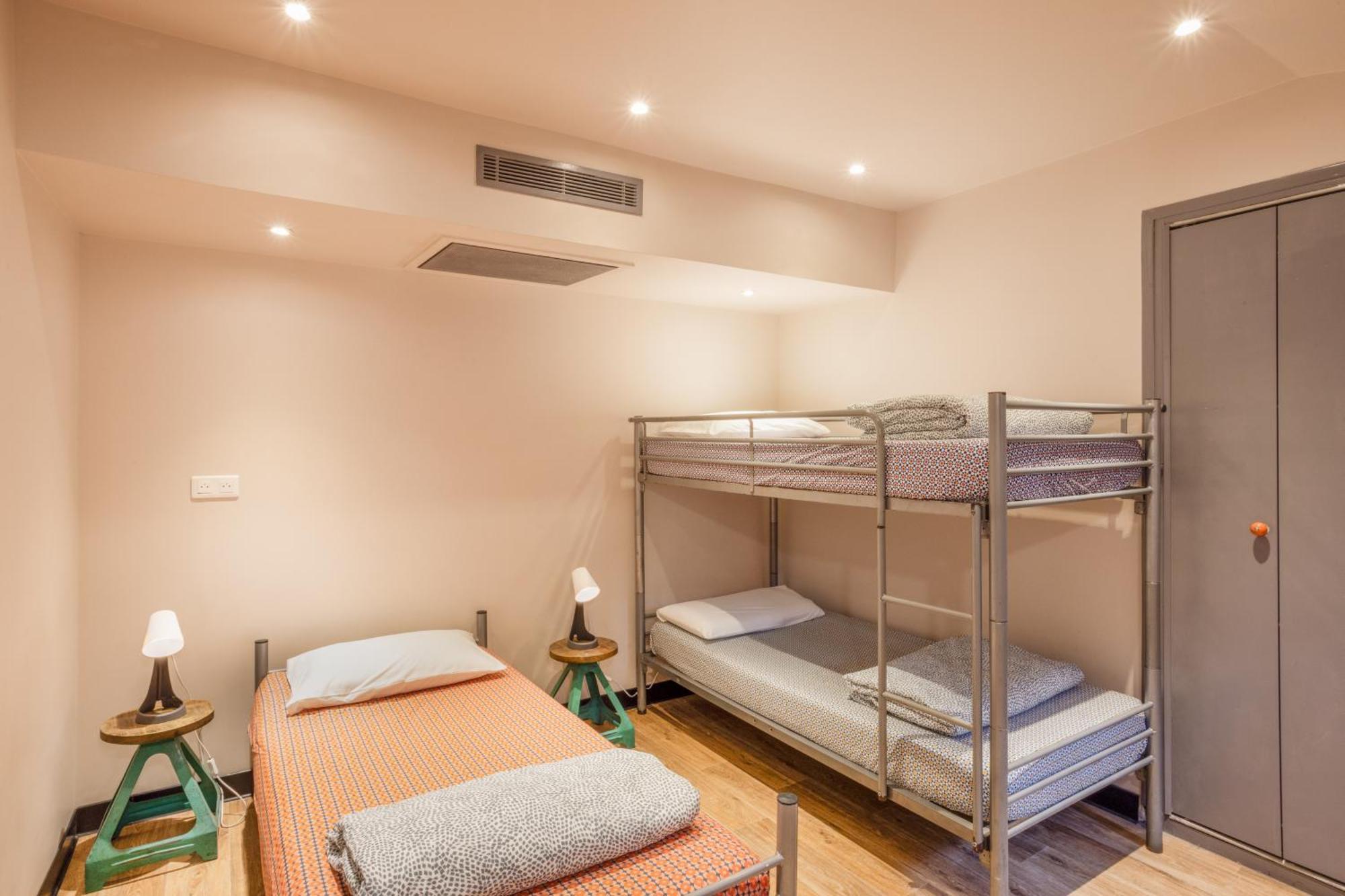 Villa Saint Exupery Beach Hostel Nice Bagian luar foto