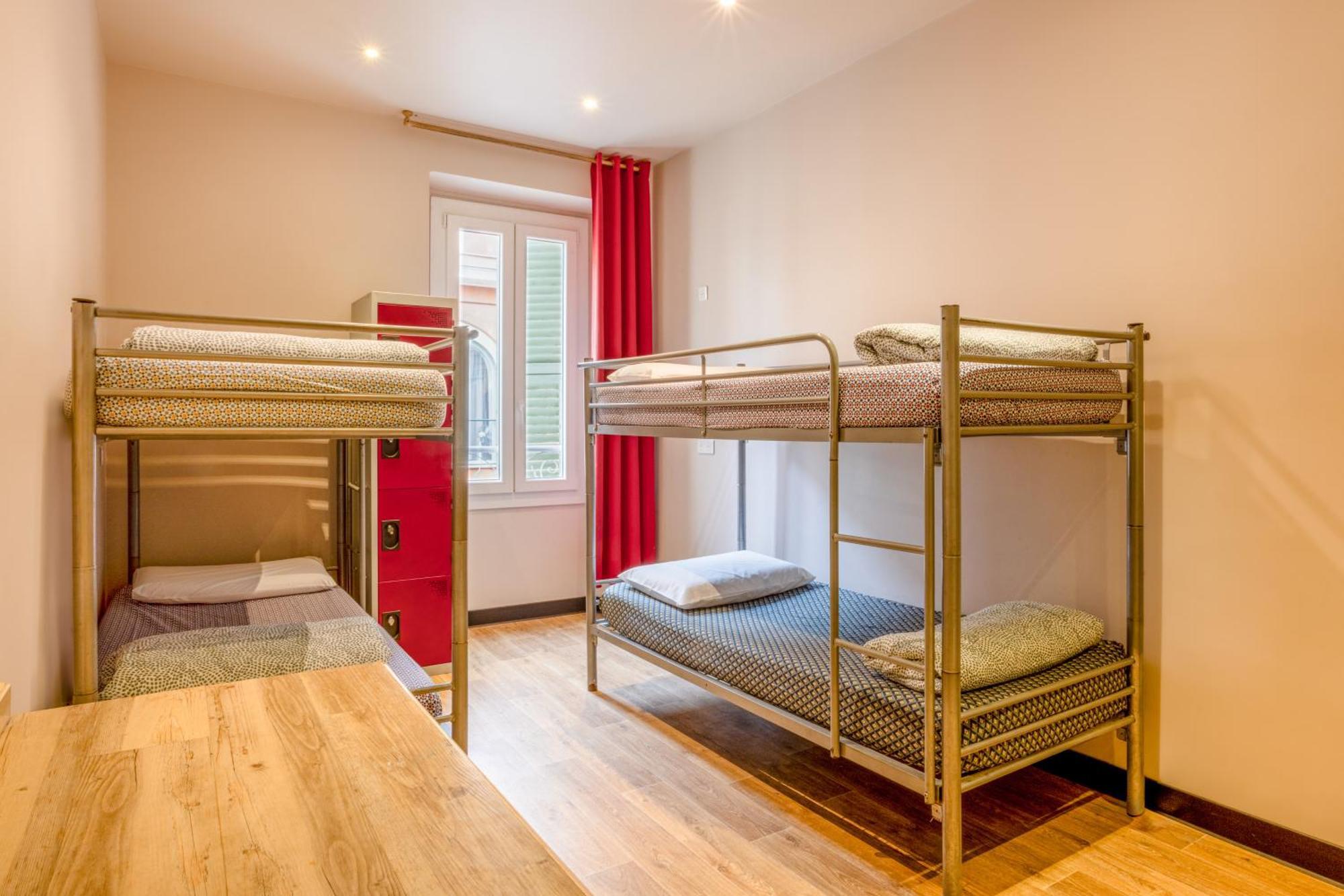 Villa Saint Exupery Beach Hostel Nice Bagian luar foto