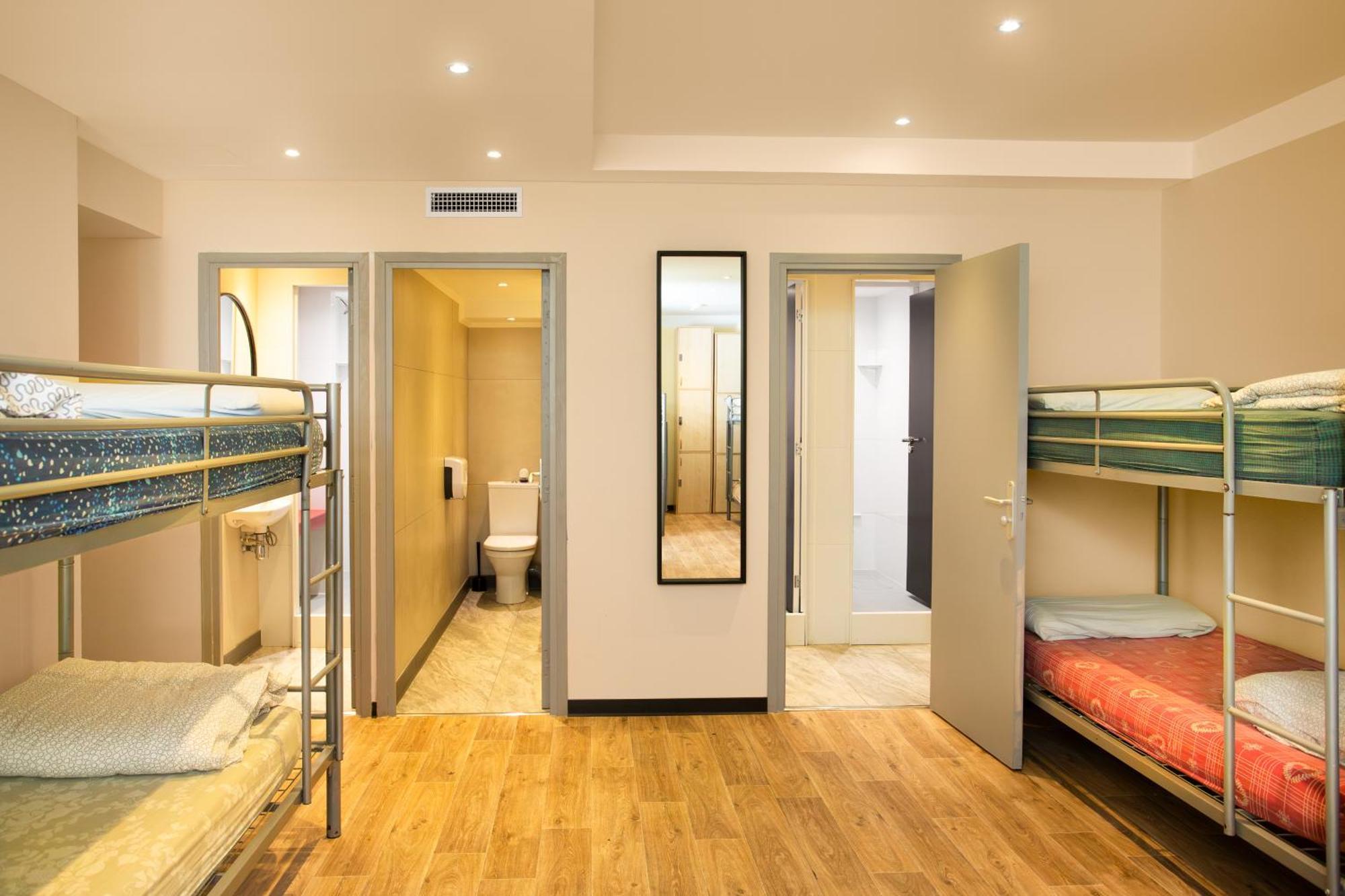 Villa Saint Exupery Beach Hostel Nice Bagian luar foto
