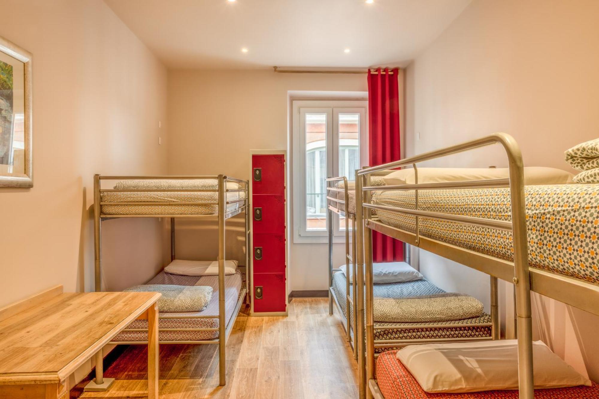 Villa Saint Exupery Beach Hostel Nice Bagian luar foto