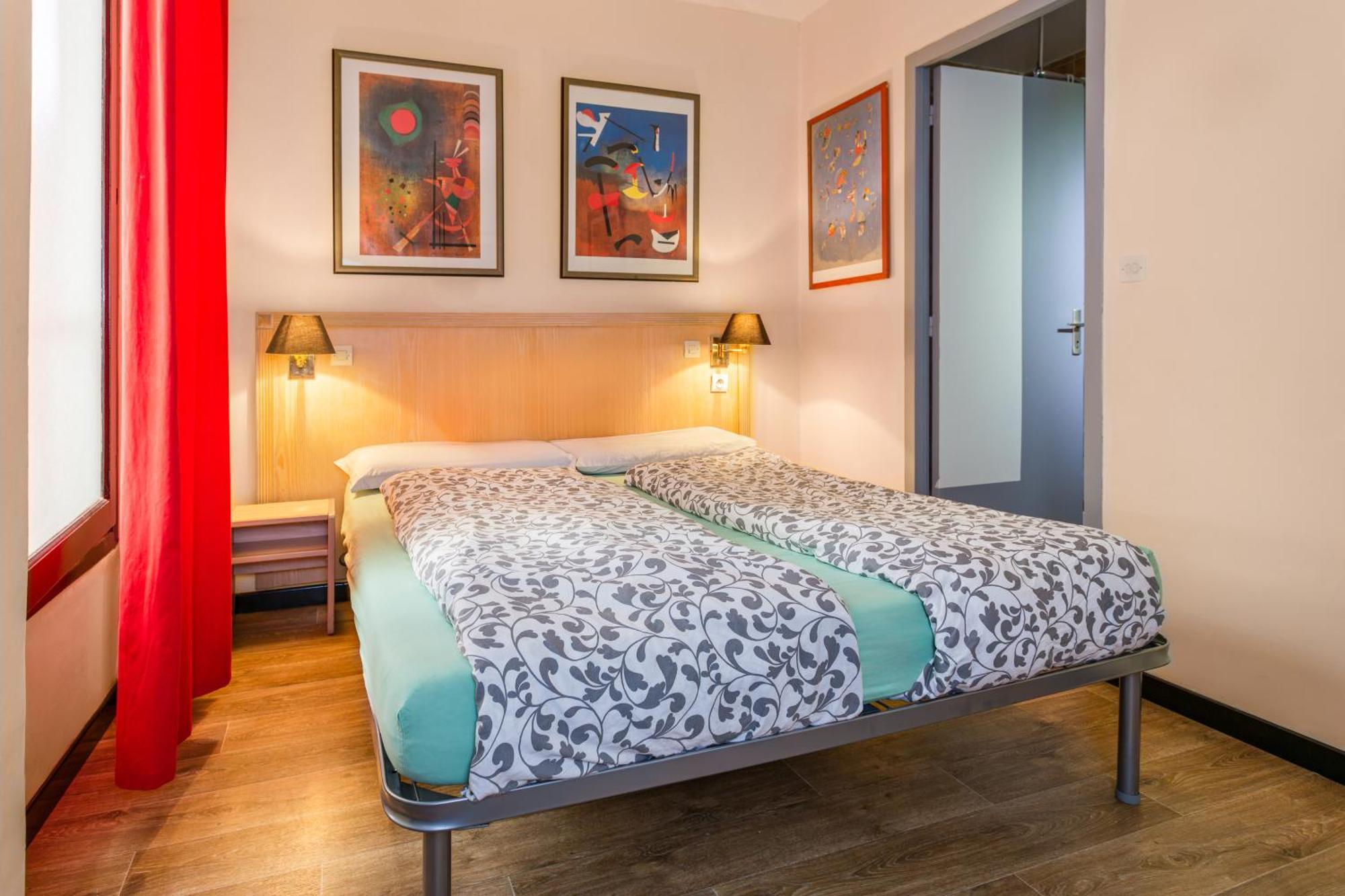 Villa Saint Exupery Beach Hostel Nice Bagian luar foto
