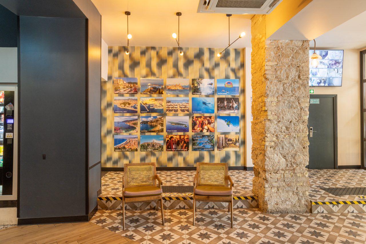 Villa Saint Exupery Beach Hostel Nice Bagian luar foto Interior of the hotel
