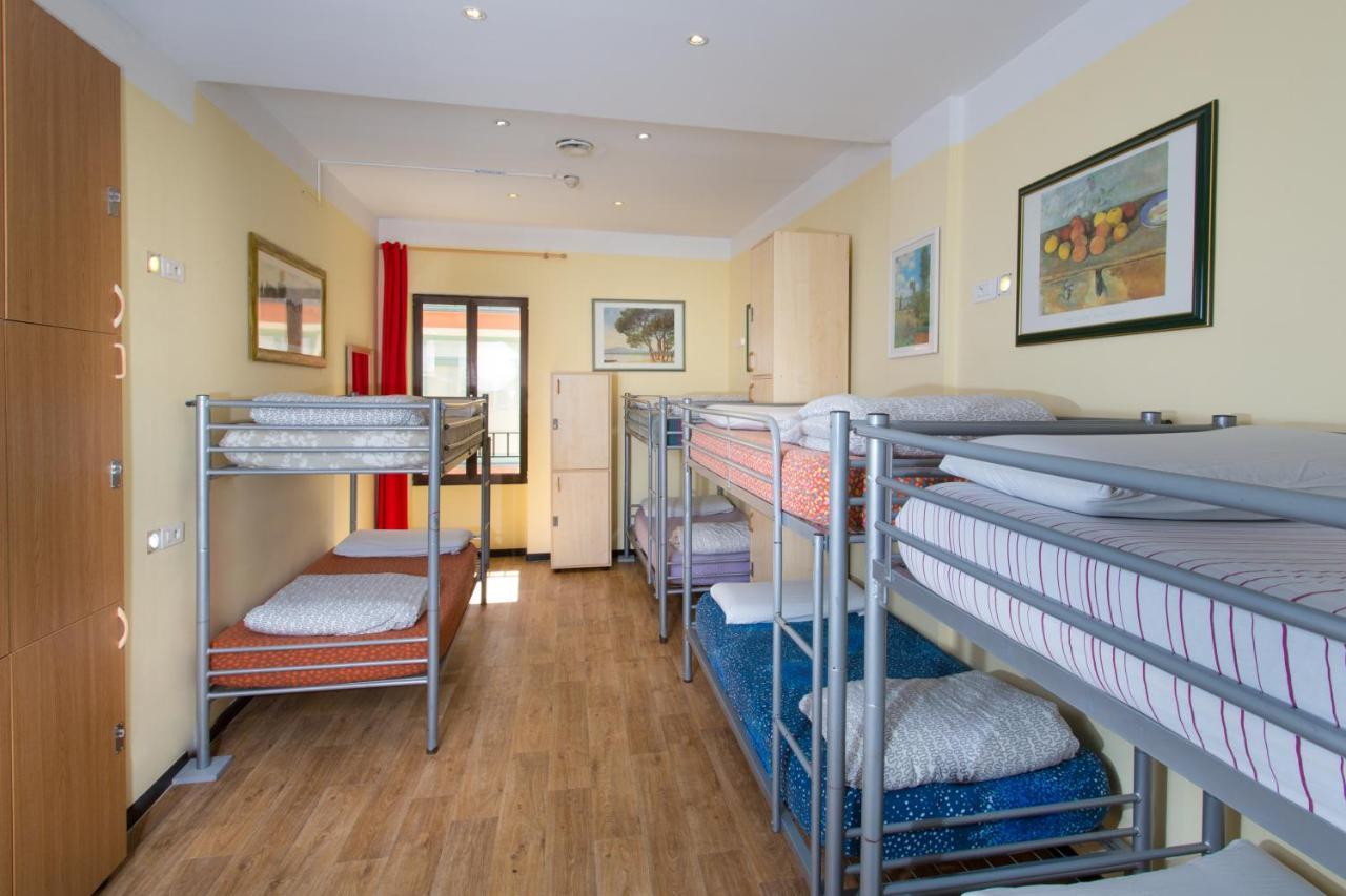 Villa Saint Exupery Beach Hostel Nice Bagian luar foto
